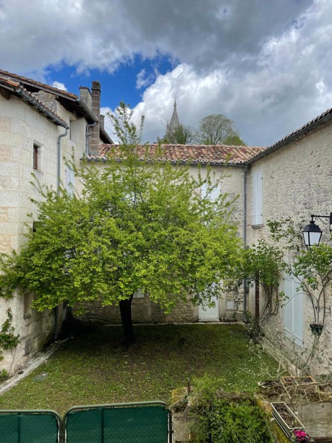 Auberge Du Boisne Villebois-Lavalette Exterior photo
